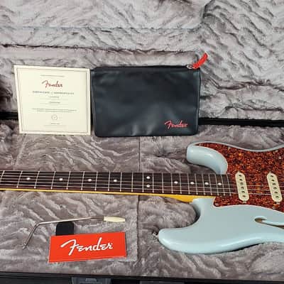 Fender American Professional II Thin line Strat, Trans Daphne Blue, 582 image 12