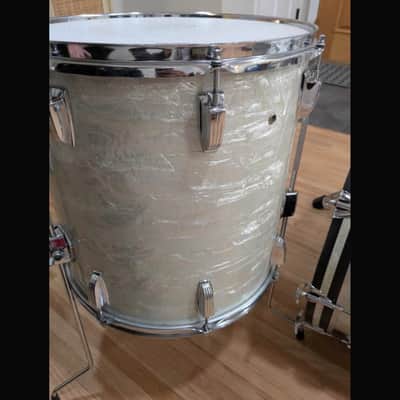 Ludwig Classic Maple Fab Outfit 9x13 / 16x16 / 14x22" Drum Set image 17