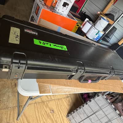 SKB 3i-5014-44 Injection Molded P/J Bass Flight Case with TSA Latches & Wheels (1st Gen) image 4