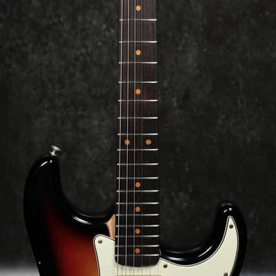 Fender American Vintage II 1961 Stratocaster 3-Color Sunburst [V2205400] (07/30) image 13