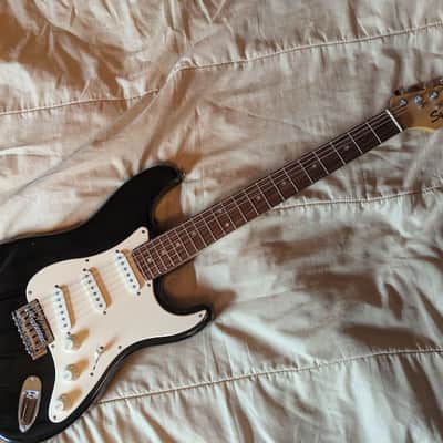 Squier Stratocaster NC4 1994 - Black - full thickness body image 1