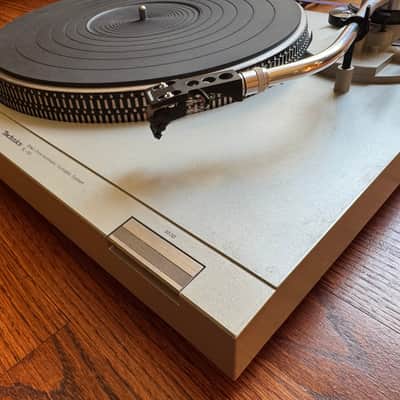 Technics SL-D2 Direct Drive Vintage Turntable image 6