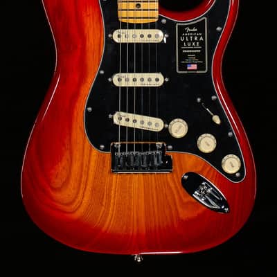 Fender American Ultra Luxe Stratocaster Maple Fingerboard Plasma Red Burst (092) image 3