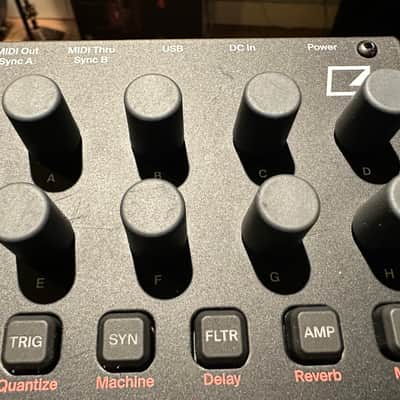 Elektron Syntakt 12 Track Drum Computer & Synthesizer 2022- Present Black image 3