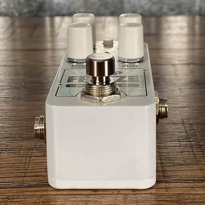 Electro-Harmonix EHX Pico Deep Freeze Sound Retainer / Sustainer Guitar Effect Pedal Guitar Effect Pedal image 3