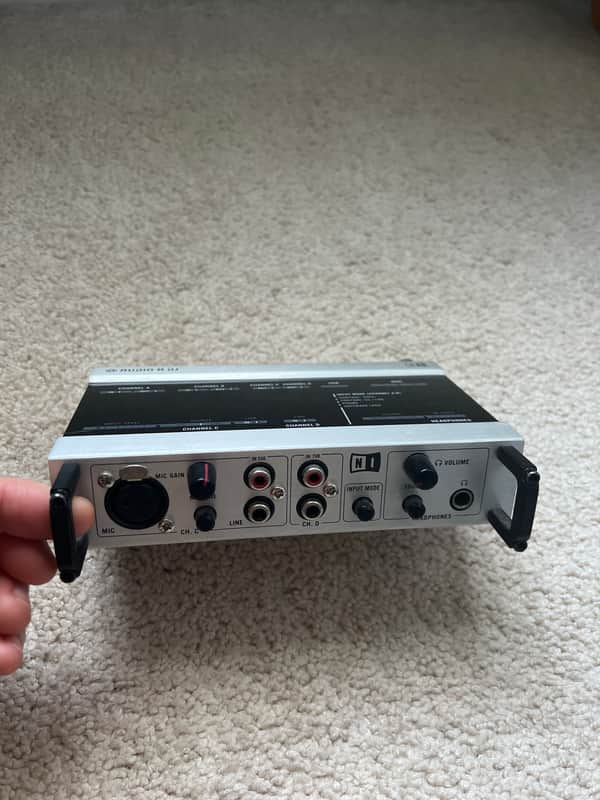 Native Instruments AUDIO 8 DJ image 1