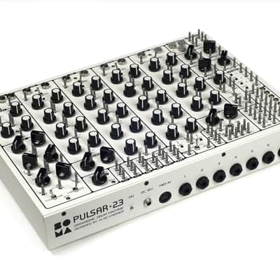 Immagine Soma Pulsar-23 Organismic Drum Machine White (turrets) - 3