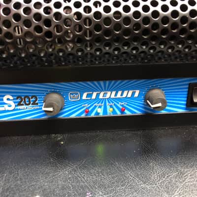 Crown XLS 202 Power Amp image 2