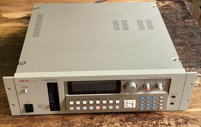 Akai S3000 Sampler 4MB , SCSI image 1