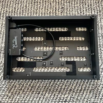 Creation Elevation 18 V3 Pedalboard 2025 with Black Milled Aluminum Sides image 2