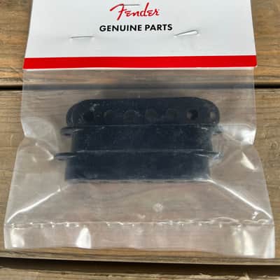 Real Life Relics Fender® Aged Black Genuine Stratocaster® Pickup Covers (Pack of 3) 0991364000    [DA6]
