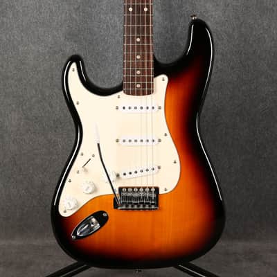 Squier Affinity Stratocaster - Left Handed - 3 Tone Sunburst - 2nd Hand image 1