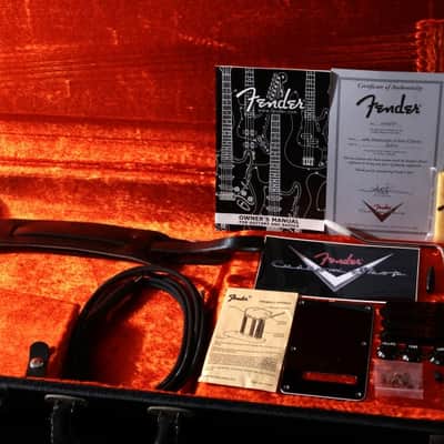 FENDER CUSTOM SHOP Time Machine Series 1969 Stratocaster Closet Classic 3-Tone Sunburst [R38720] (03/30) image 4