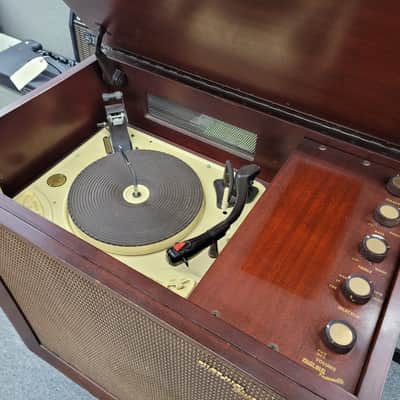 Pilot PT-1030 High Fidelity Phonograph 1956 Walnut image 2