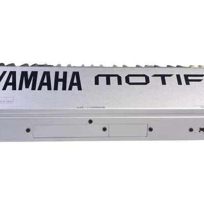 Yamaha MOTIF ES6 61-Key Synthesizer Workstation Keyboard image 7