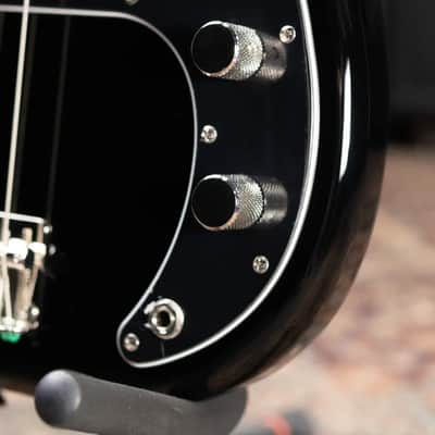 Squier Classic Vibe '70s Precision Bass - Black image 13