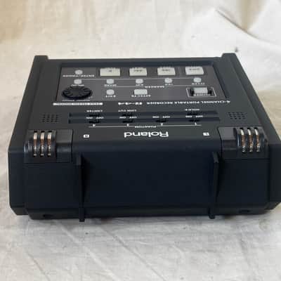 Edirol Roland R-44 Solid-State Four-Channel Portable Field Recorder image 6