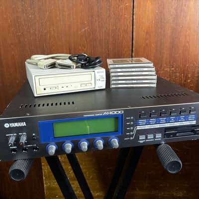 YAMAHA A4000 Maximum 128MB memory Professional Sampler w/ EXT SCSI CD-RW  6-CD-ROM