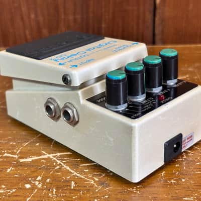 BOSS DD-2 DD2 Digital Delay Made in Japan big chip sde3000 Eric Johnson image 3