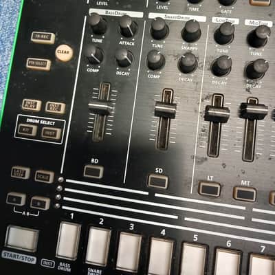 Immagine Roland AIRA TR-8 Rhythm Performer Drum Machine 2014 - Present - Black - 3