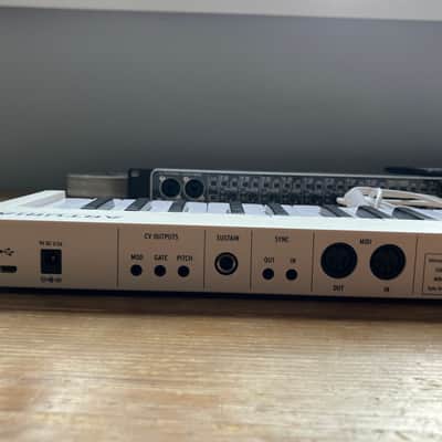 Arturia KeyStep MK1 32-Key White image 4