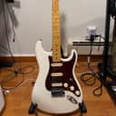 Fender American Ultra Stratocaster HSS with Maple Fretboard 2019 - Present - Arctic Pearl