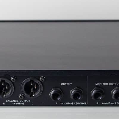 Boss GL-100 / Guitar preamp & distortion rack image 2