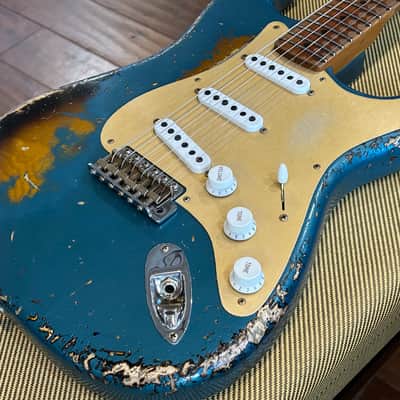 Fender Custom Shop Limited Edition ‘54 Stratocaster Super Heavy Relic - Aged Ocean Turquoise over 2-Color Sunburst /7lbs. 9.6oz #LXX0040 image 3