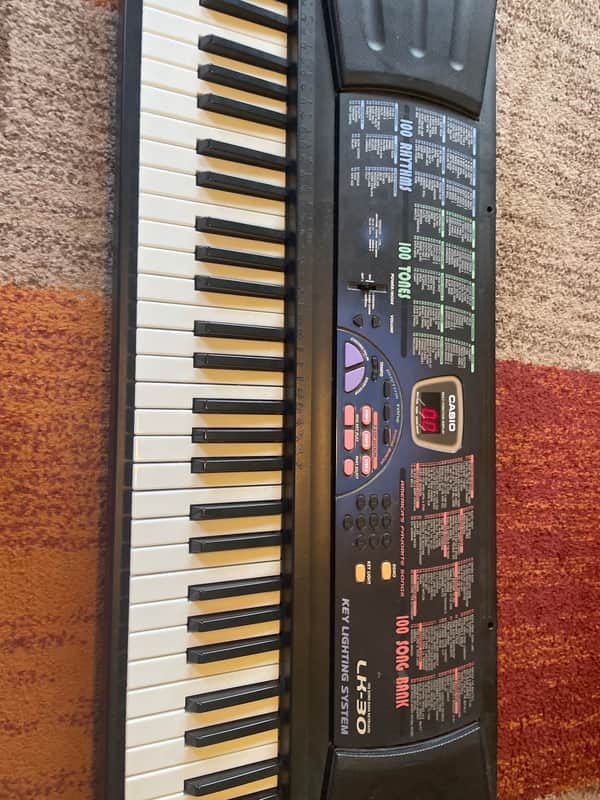 Casio LK-30 Keyboard image 1