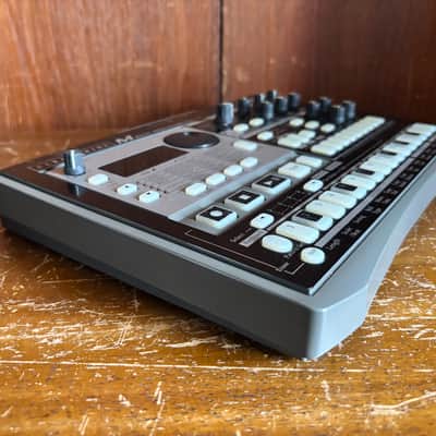 Korg ElecTribe M EM-1 MUSIC PRODUCTION STATION w/ bag power supply image 6