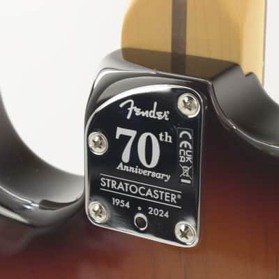 Fender 70th Anniversary American Professional II Stratocaster 2024 Comet Burst 3712GR image 13