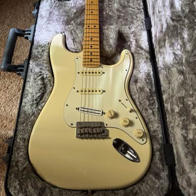 Fender American Professional Stratocaster with Maple Fretboard 2017 - 2019 - Olympic White image 5