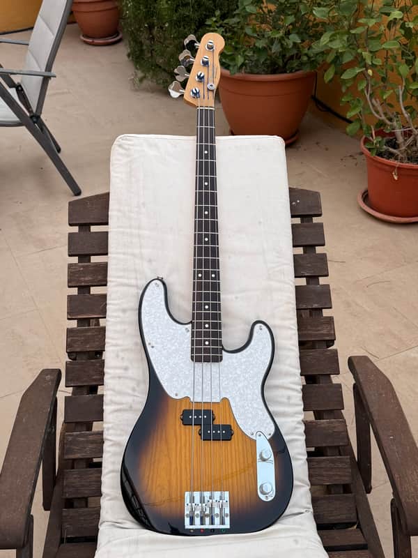Fender Mike Dirnt Artist Series Signature Precision Bass