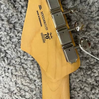 Fender Player II Stratocaster, Rosewood Fingerboard, Coral Red Finish  - MIM image 6