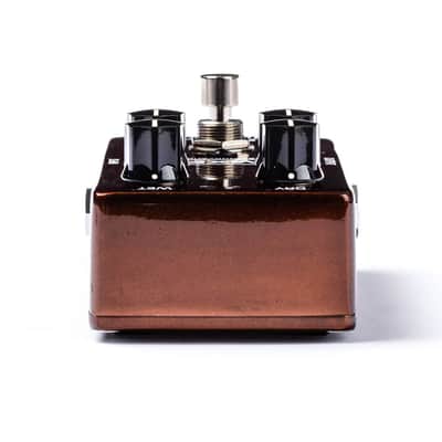 MXR M84 Bass Fuzz Deluxe Effects Pedal with Cables image 4