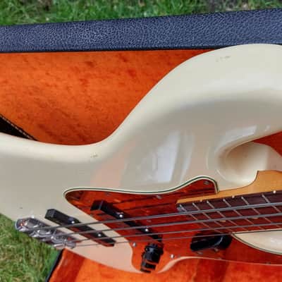 Fender Jazz Bass L-series 1965 - Olympic white refin image 3