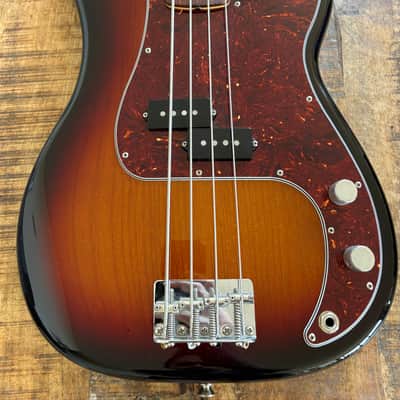 Fender American Special Precision Bass 3-tone Sunburst image 1
