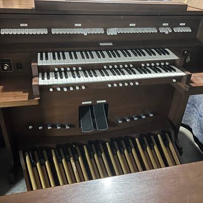 Allen Digital Computer Organ w/ 32 Note Concave Pedalboard, Bench & Allen HC15 Speakers! image 4