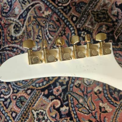Gibson Explorer 1982 antique white image 8