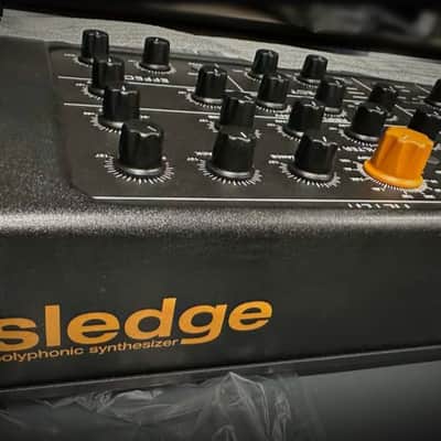 Studiologic Sledge 2.0 New Open box Polyphonic Virtual Analog Synthesizer Black image 1