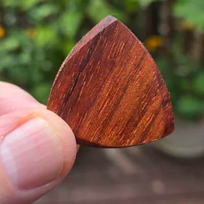 Immagine Tri-Tip Wood Guitar Picks 2026 - Set of 5 - 10