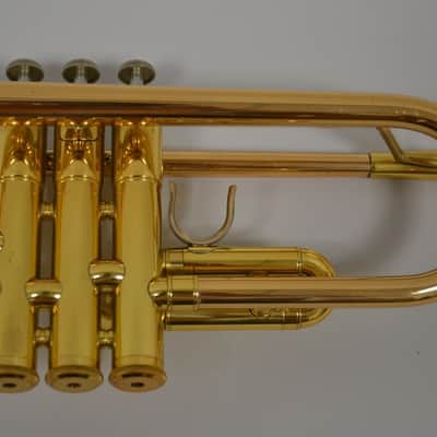 Trompeta Sib Yamaha 6345 en muy buen estado. image 6