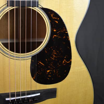 Martin Standard Series 00-18 image 3