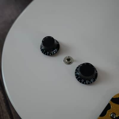 Epiphone Billie Joe Armstrong Signature Les Paul Junior Set Neck Classic White image 4