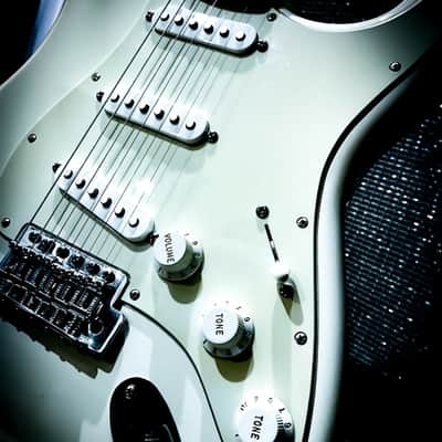 Fender 75th Anniversary Commemorative Stratocaster 2021 - artic white image 5