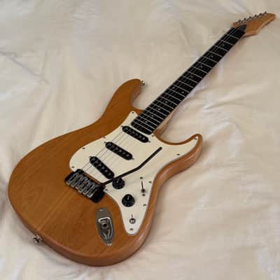 Carvin Bolt SSS Tremolo  - Custom Shop Strat Killer - Made in USA - Natural Alder - Free Pro Setup image 13