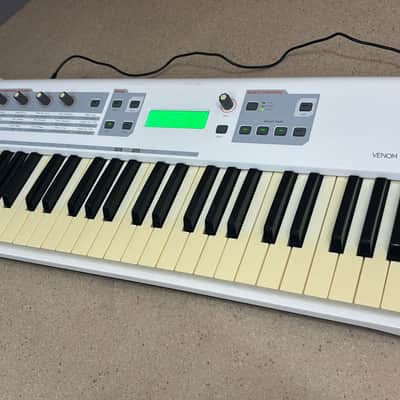 M-Audio M AUDIO VENOM SYNTH VIRTUAL ANALOG