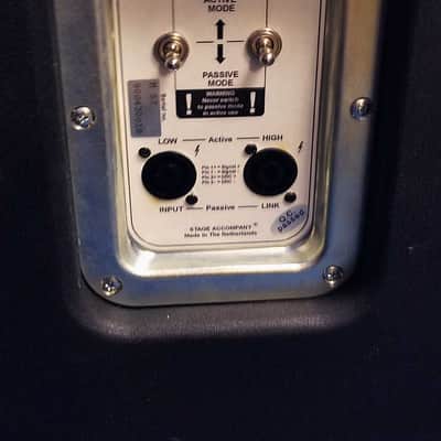1-Pair-Stage-Accompany-Master-M57-Studio-Monitors-in-Flight-Cases-Never-Used image 4
