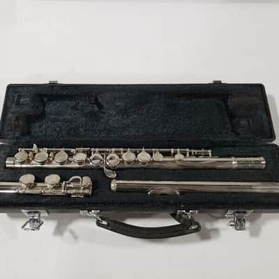 Yamaha YFL-225NII Flute with Case. Japan. Good condition. Nickel image 1