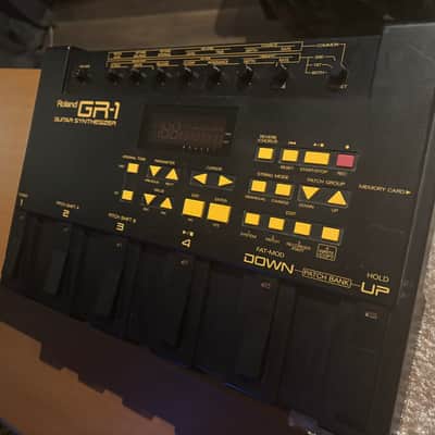 Roland GR-1 Guitar Synthesizer - Black . Not Tested selling for parts. image 5